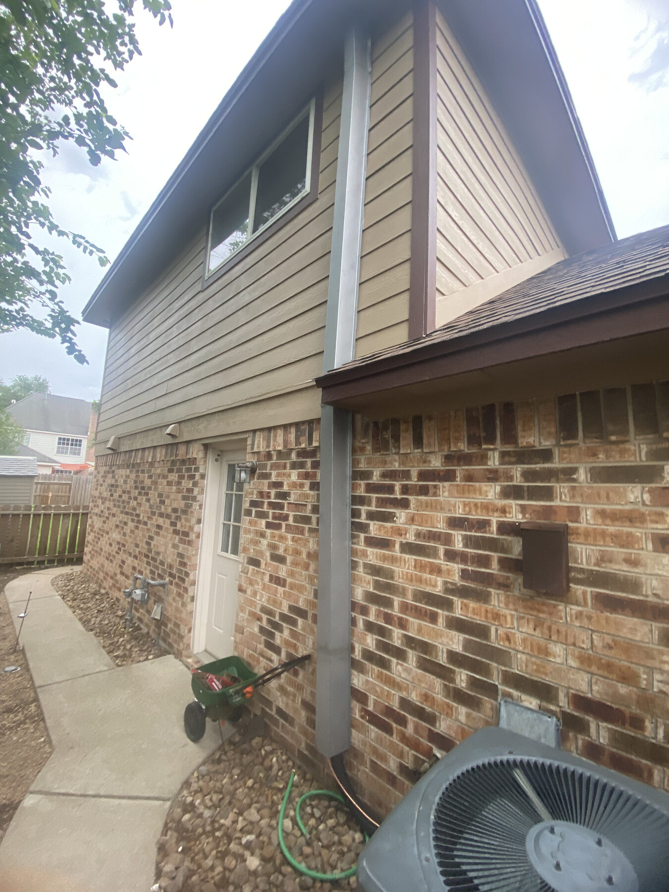 Finished lap siding installation in Houston